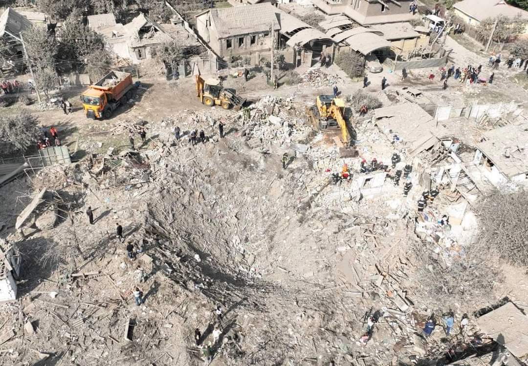 EuromaidanPress's tweet photo. Mom Natasha took kids, 8 &amp; 12 yrs, away from war to safer place- Grandma's house

Today, 🇷🇺missile left 8*10 m crater in its stead. Granny, mom, son, daughter - whole family literally evaporated. Only old dog left on ruins, howling, deaf&amp; blind from strike https://t.co/LCCzPYTP1T https://t.co/zaHohcCnvg