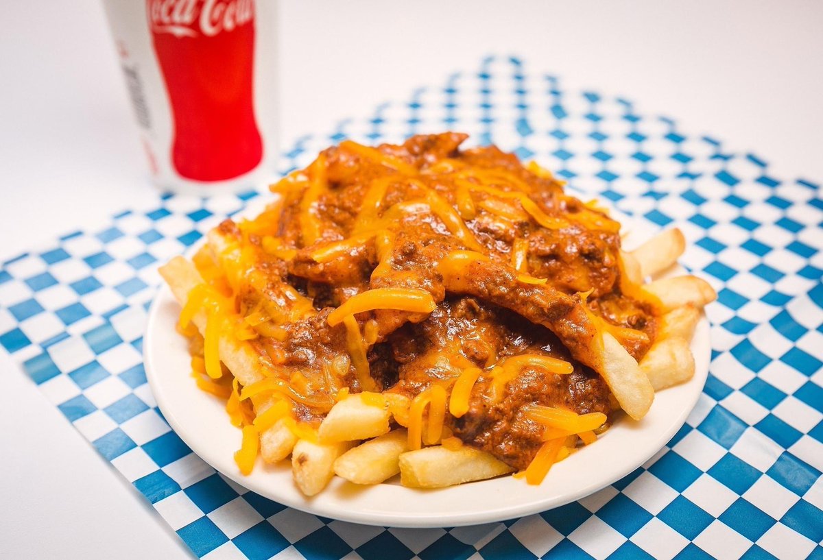 AmericanConeyLV's tweet photo. #NationalChiliWeek is underway, and here at #ACI, there are many ways to celebrate. ๐
Tell us which chili-fied menu item youโre ordering today: https://t.co/xICkL4C9YN https://t.co/xlDvGrl6Nt