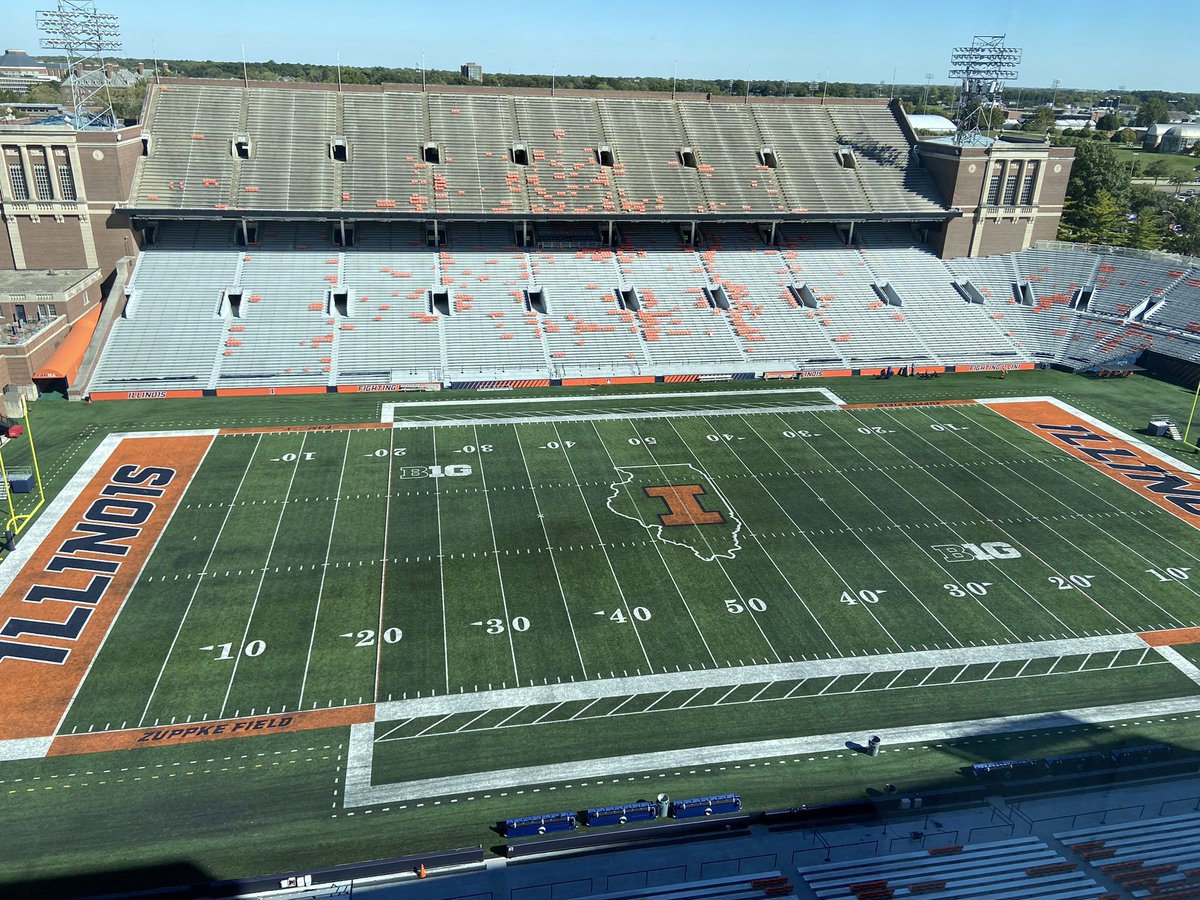 A gorgeously perfect day to visit <a href="/IlliniFootball/">Illinois Football</a> as we prepare for the <a href="/IHSA_IL/">Illinois High School Association #IHSA</a> State Finals! 🏈☀️🏆
<a href="/IHSAState/">IHSA State</a> <a href="/IHSFCA1/">IHSFCA</a>