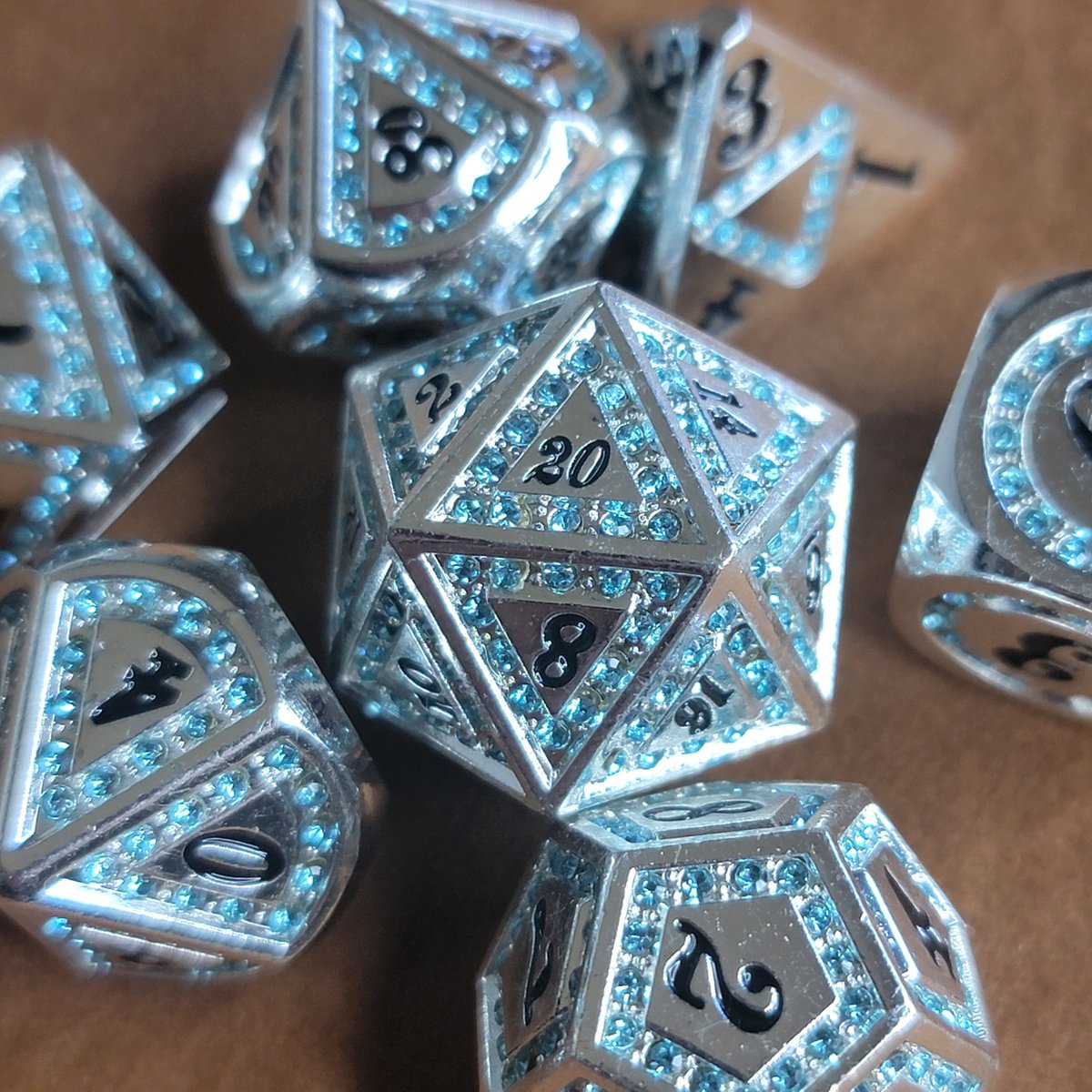 ModernArtifice's tweet photo. Queens Jewels Dice Giveaway! 
Rules: 
1. Follow Us
2. Share this post.
3. Tag a Noble
#diceset #dice #dnd #onednd #dnd5e #pathfinder #metaldice #gemstone #shiny #gem #giveaway #royalty #king #queen https://t.co/ImtP2uAMsJ