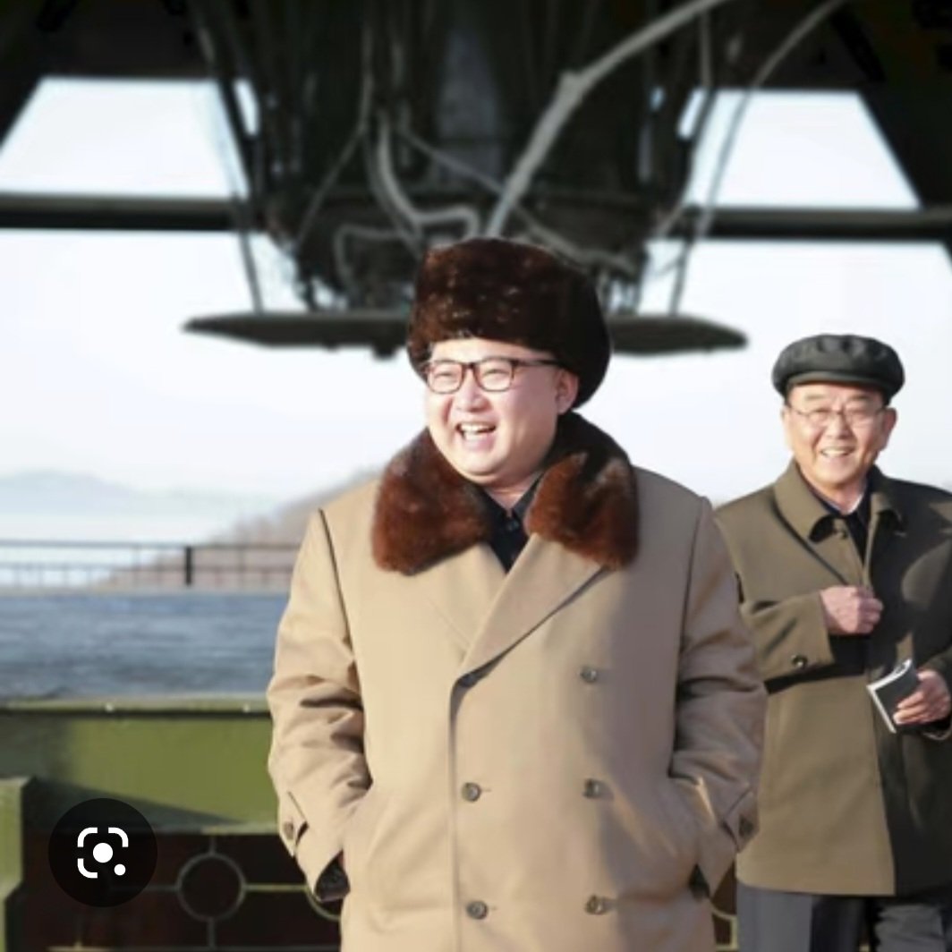 _Mrs_Charlotte_'s tweet image. Anyone else see the similarities in these poorly run dictatorships?

#HogsHaven 
#WashingtonDC
#CommandersFootball
#WashingtonCommanders 
#DanielSnyder
#NorthKorea
#KimJongUn