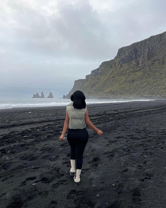 Iceland girl 🖤 https://t.co/VKOTVm6NvT