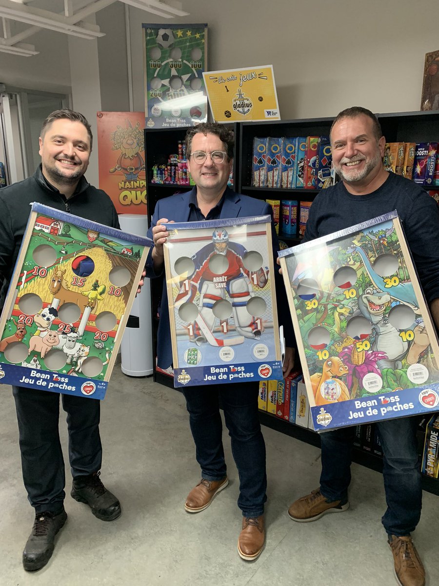 BDrainvilleQc's tweet photo. Saviez-vous que c’est une entreprise de #Lévis qui se trouve derrière « Jok-R-Ummy » et le « Tock »? Gladius conçoit et fabrique des jeux 100% Qcois depuis 30 ans.

M. Fournier,fondateur, et JL Picard,dir. gen., produisent 600 000 jeux/année et voient grand pour la suite! Bravo👏 https://t.co/RCamQlGniF