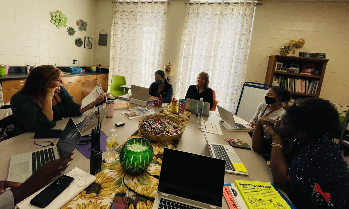 DFlowLeads's tweet photo. 5th grade math teachers @hfemiway are intentional about planning work to ensure some productive struggles are part of the learning process! The ELA team is looking at student work samples to determine next steps for students. #learningmatters #uptosomethinggood https://t.co/CUnD9sRVsm