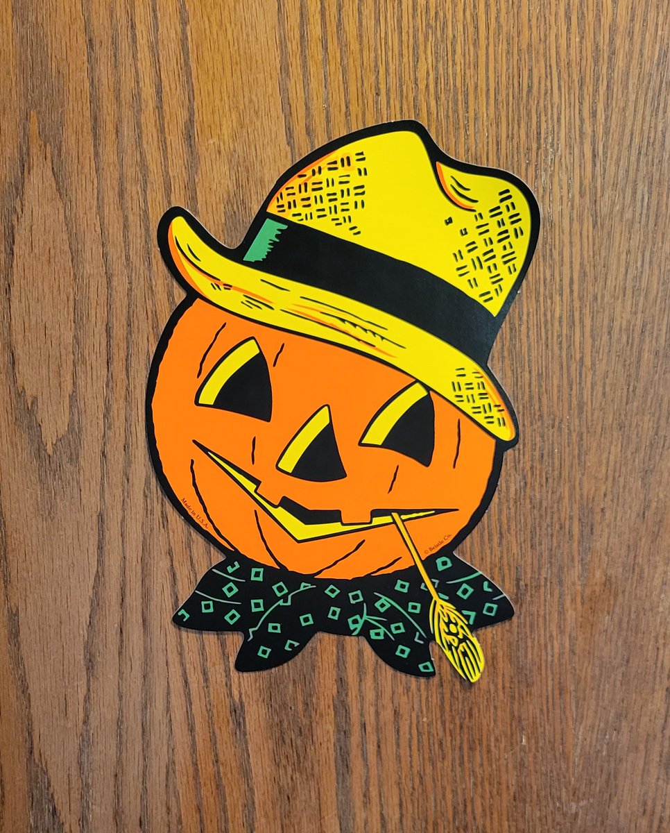 evil_toast916's tweet photo. It's officially Halloween season in our house. The Beistle decorations are up. Now the festivities can really begin.
#halloween #beistle #decorations #fall #autumn https://t.co/gxzsdvzcdK