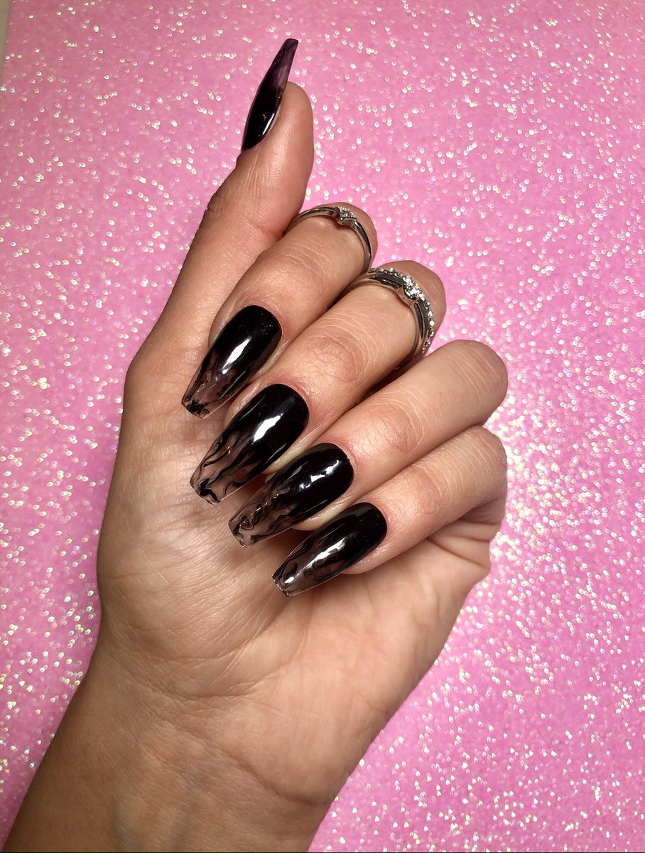 marmaladenails's tweet photo. For a limited time our handmade
🔥 BLACK SMOKE 🔥 gel nails are back!! Pre- Order your custom made for you mani today 🖤
#marmaladenails #getlade #smokenails #blacknails #nails #gelnails #halloween https://t.co/XtrjYwtQoJ