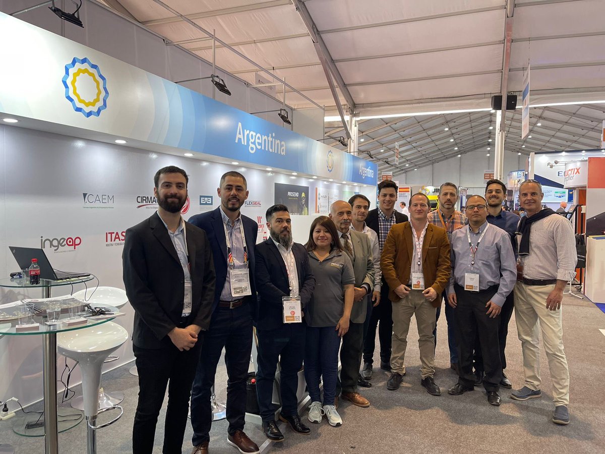 Junto con empresas proveedoras nacionales de <a href="/CapminOficial/">CAPMIN- Camara Argentina de Proveedores Mineros</a> recorrimos el stand de Argentina en <a href="/PeruminOficial/">PERUMIN</a>.

Desde <a href="/Mineria_Ar/">Portal</a> seguiremos impulsando políticas que potencien la producción de toda la cadena de valor de la actividad🇦🇷💪🏻 #PERUMIN35