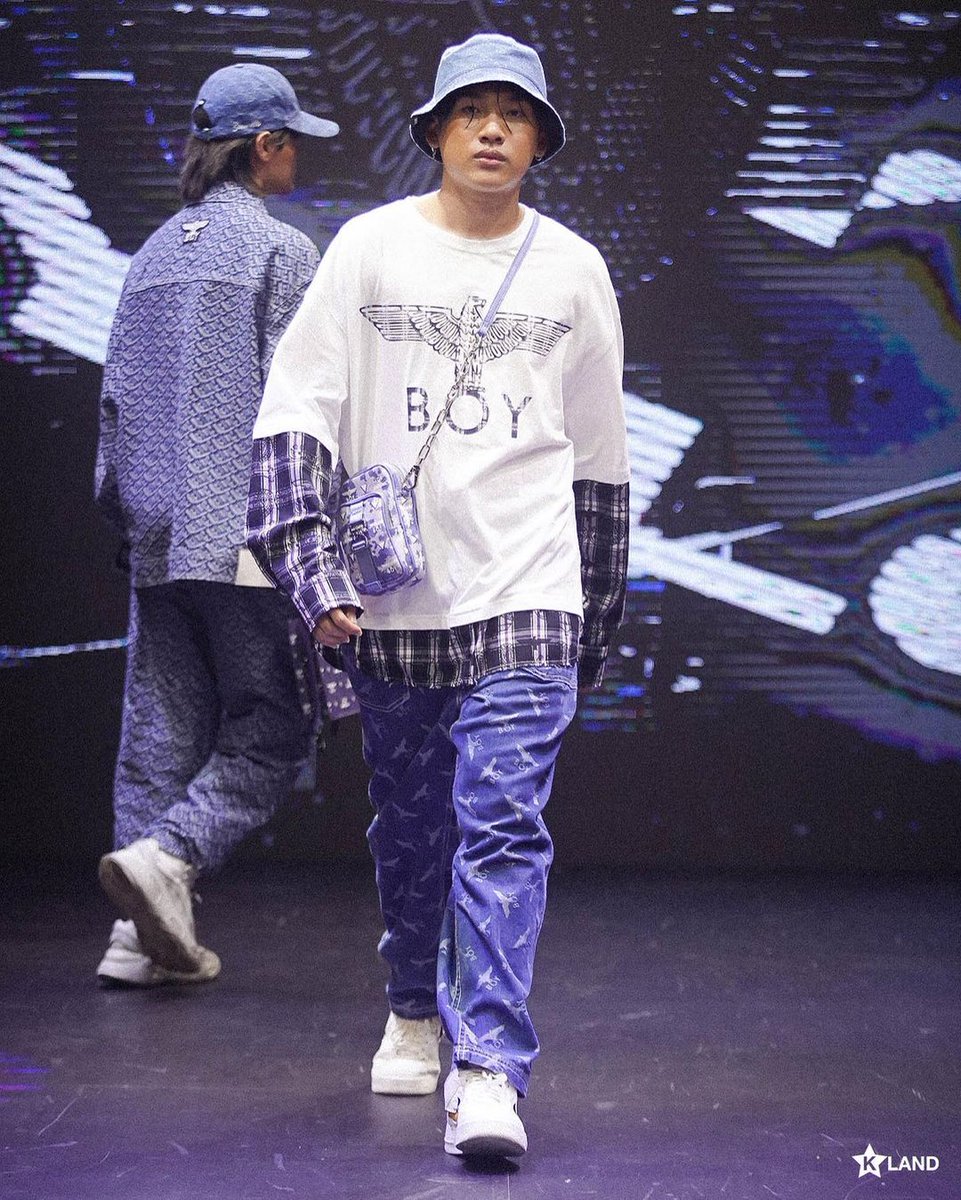 Mckaofficialfan's tweet photo. Equality, Diversity,BOY LONDON
RUNWAY LOOK at #BIFW2022
ตามไปกดไลค์ กดแชร์ กันเลยจ้า
IG Post : boylondonth
📎https://t.co/OI0pNeYCAo
#BOYLONDONx4MIX
#BOYLONDONTH
#4MIX https://t.co/wBh0UXe7SH