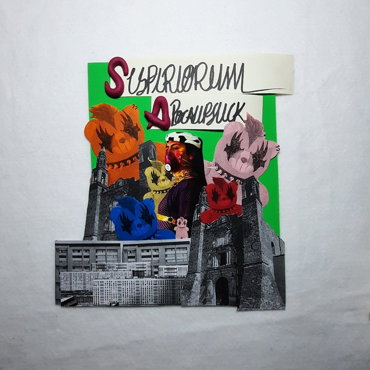 Desde la casa madre de la escena mexicana <a href="/Apocalipstickmx/">House of Apocalipstick</a> llega nuestre queride NB <a href="/SDiscordante/">Sirena discordante</a> para juecear en nuestrx TernurOSXS ternuras y disidencias Kiki Ball 🧸💕
Te queremos Suspi
Acceso 12 h LSS 13h
En la <a href="/uva_ccut/">Unidad de Vinculación Artística | UVA</a>