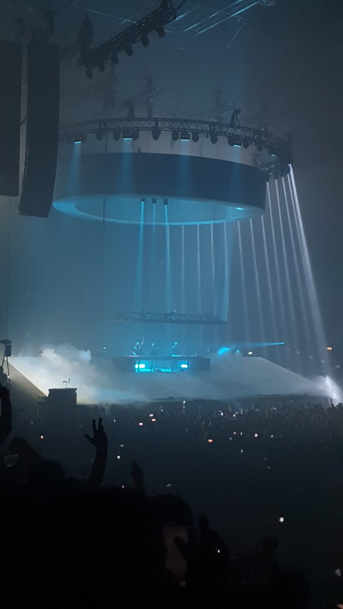 When <a href="/swedishousemfia/">Swedish House Mafia</a> split i didn't think I'd get to see them and tonight I did, insane 🔥🔥