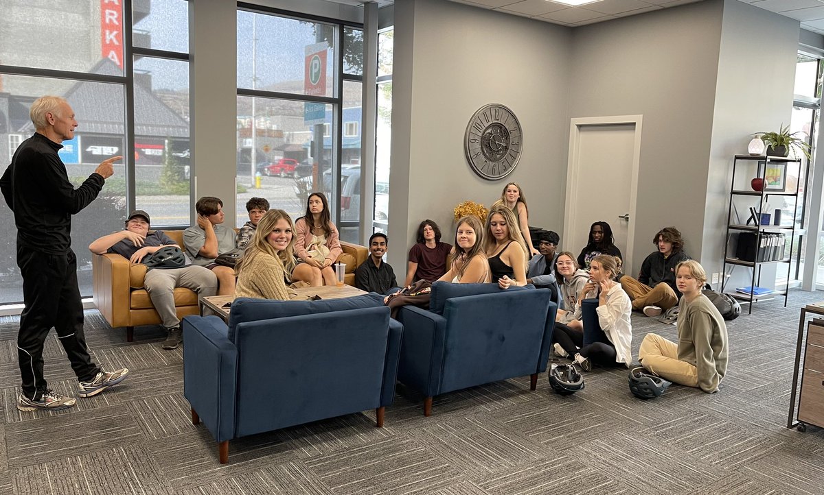 OKLearns's tweet photo. We were pleased to host Al Gee’s Law 12 Class yesterday from @FultonSecondary at our OKLF office yesterday!! Thanks for stopping by! https://t.co/82osfppk98