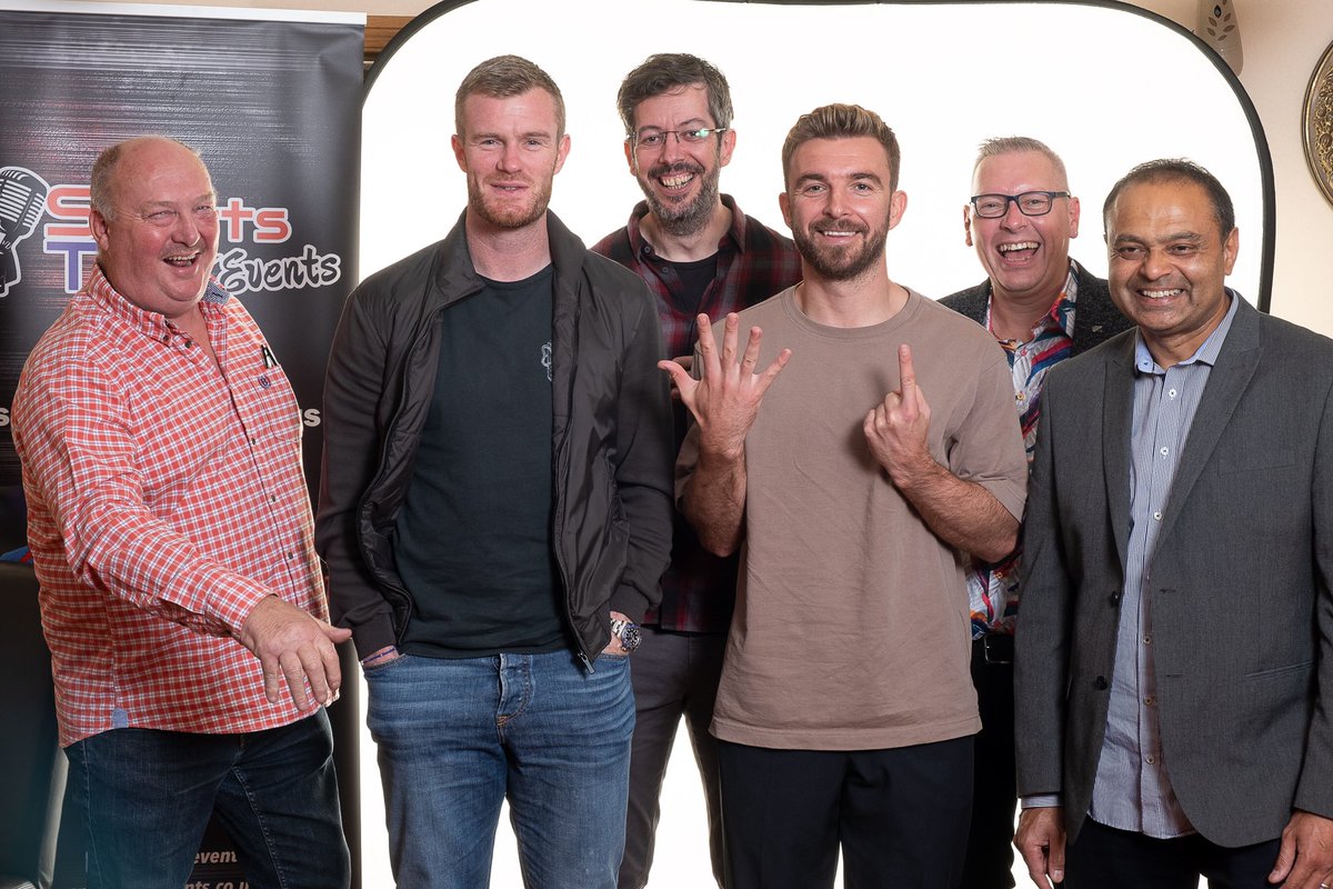 Cleveland_Arms's tweet photo. Great night @chlc001 with former Albion players Chris Brunt and James Morrison. Everyone enjoying themselves and great value for money. https://t.co/0H1MputRzN