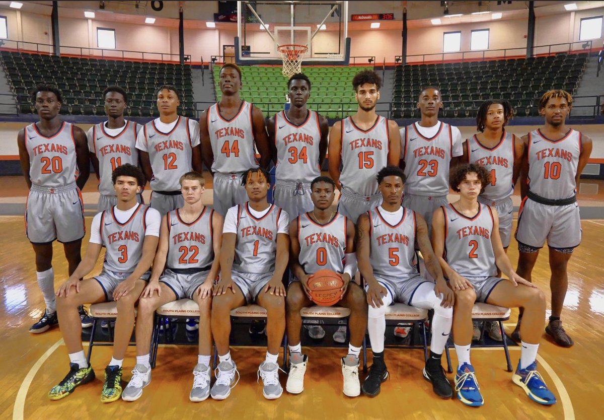 22-23 🏀✔️

#GoTexans x #SPCHoops