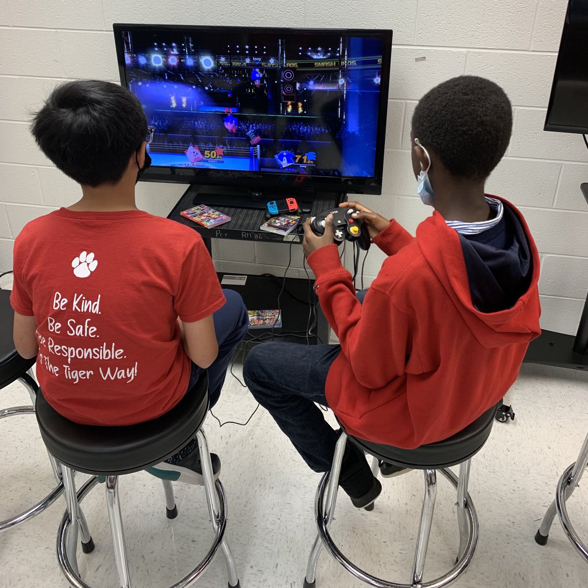 Poe Middle School tweet media