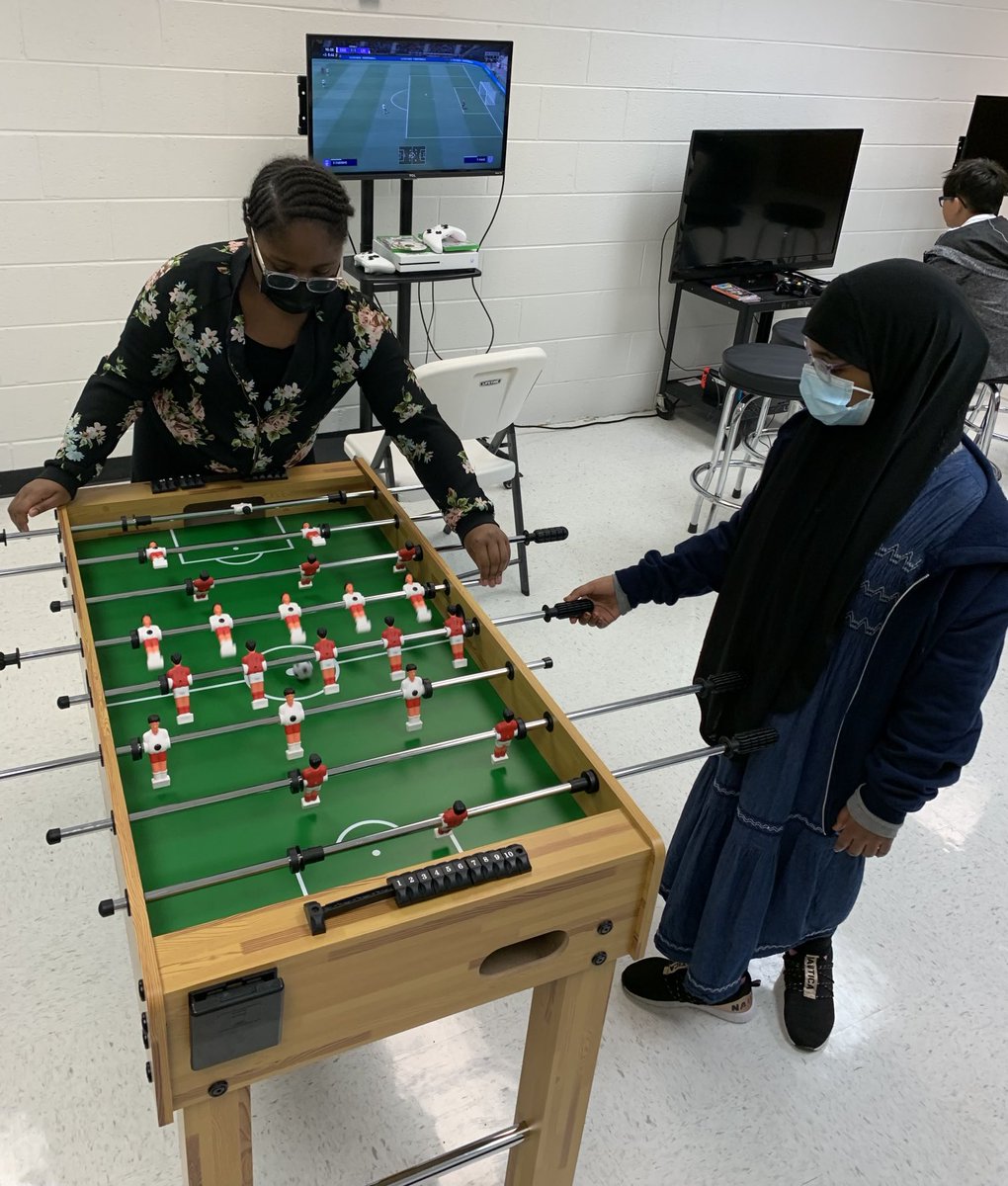 Poe Middle School tweet media