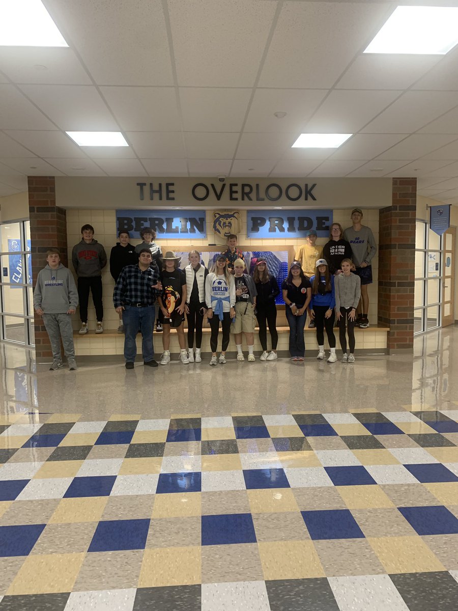 AlexisMSitz's tweet photo. Soccer Moms and BBQ Dads all over the halls today! https://t.co/5e4oHcft5l