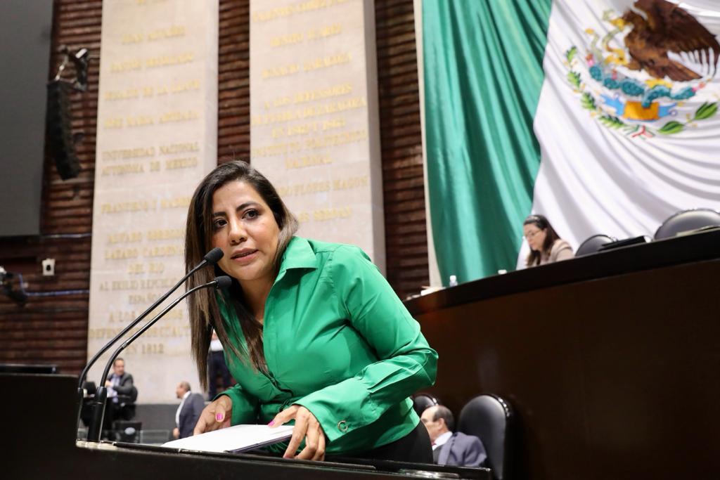 lorenapignon_'s tweet photo. He presentado en nombre del @GPPRIDiputados nuestro posicionamiento favorable a la reforma al 123 constitucional 📜, para que los adultos mayores 👵🏻👴🏻no sean discriminados y se prohíban límites de edad en las ofertas de empleo y en el ejercicio del servicio público. https://t.co/QnOBKD1EPe