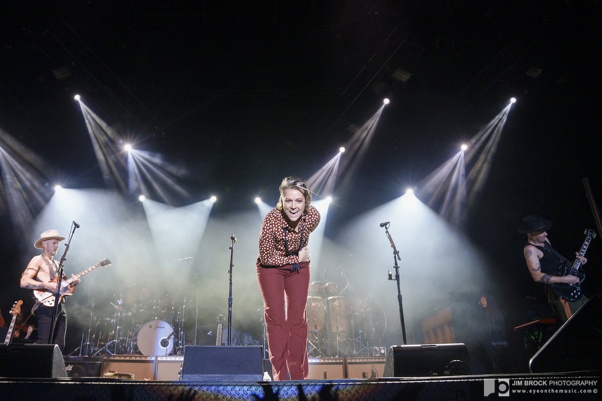 nodepression's tweet photo. THROUGH THE LENS: Roots Music on Both Coasts – @BristolRhythm and @BeachLifeFest

📸 Check out the photos and reviews: https://t.co/PSQQtkWhBt @amosperrine @EyeOnTheMusic @kellydshipe https://t.co/sTaOoJCqo4