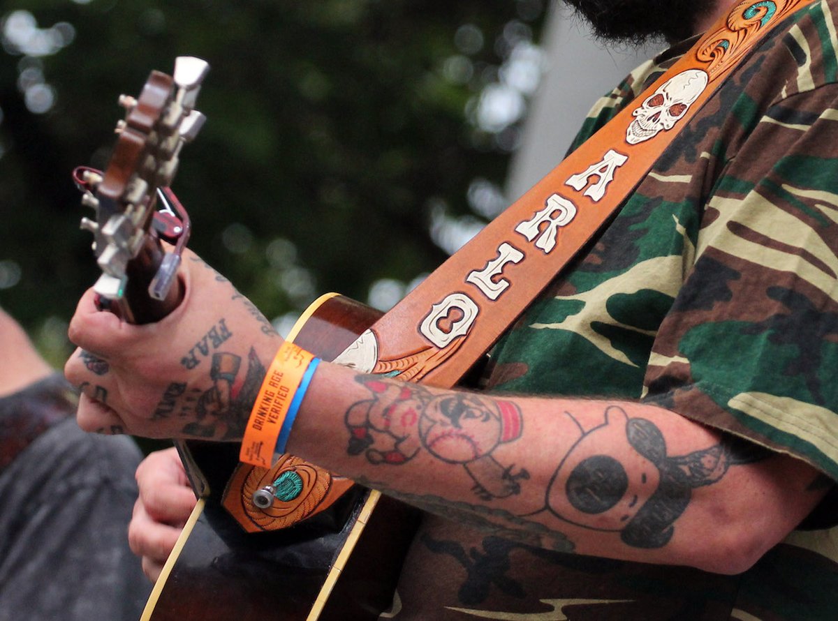 nodepression's tweet photo. THROUGH THE LENS: Roots Music on Both Coasts – @BristolRhythm and @BeachLifeFest

📸 Check out the photos and reviews: https://t.co/PSQQtkWhBt @amosperrine @EyeOnTheMusic @kellydshipe https://t.co/sTaOoJCqo4