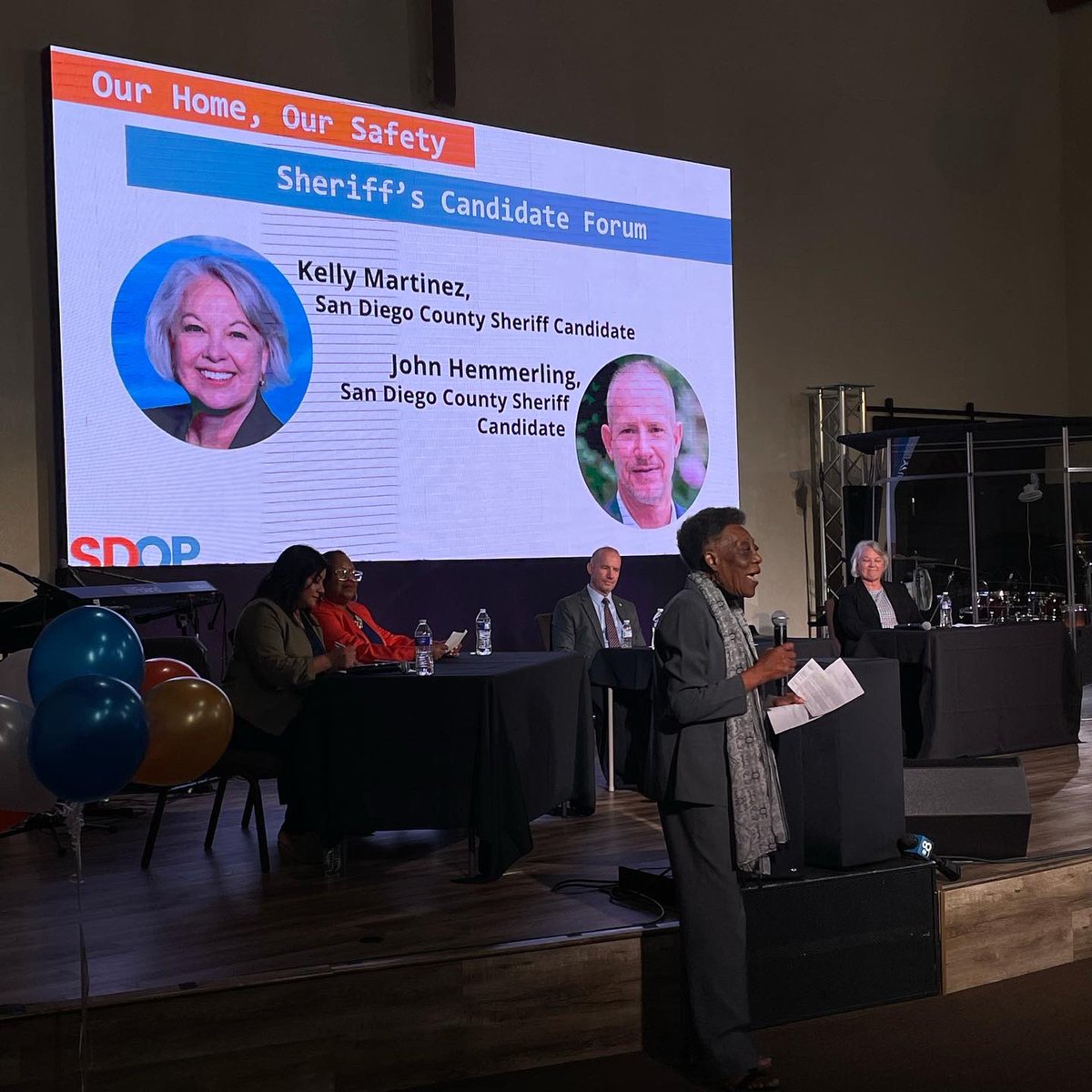 SDOPorganizing's tweet photo. Nearly 150 community members showed up last night to witness the San Diego Sheriff Candidate Forum. The candidates, Kelly Martinez and John Hemmerling, were asked questions that the SDOP community deemed important, including homelessness, jail deaths, immigration and racial bias. https://t.co/Au0xW11fSx