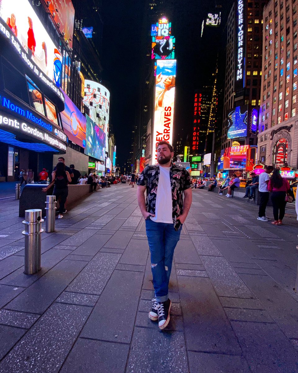Chelomartinez88's tweet photo. 📍 Time Square.. #tbt #NY #usa https://t.co/Y62oRj7nCV