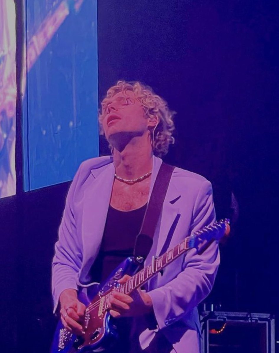 5SOST0URUPDATES's tweet photo. Luke Hemmings — Take My Hand Tour, Minneapolis, MN. 

Saw this and thought we would share https://t.co/PDqL93ZnFm