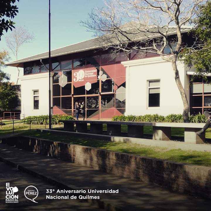 FerPerezQuilmes's tweet photo. Mi saludo a toda la comunidad educativa de la Universidad Nacional de #Quilmes en su 33 aniversario. Un saludo especial a los chicos y chicas de #FranjaMorada #UNQui 🙌 https://t.co/1CrTz8fxHK