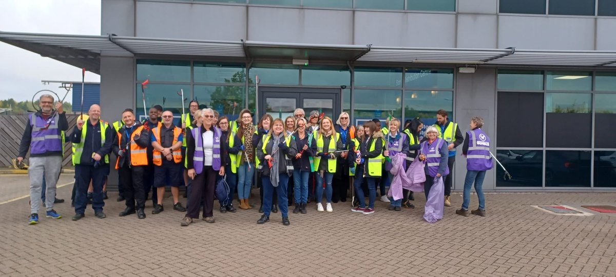 Saucysocks's tweet photo. What a fantastic group pick today with @Wickes &amp; @NNLitterWombles at Brackmills Industrial Estate, Northampton. 42 bags.  Great camaraderie and partnership working.  Absolutely buzzing. https://t.co/Znbc3XcEgd