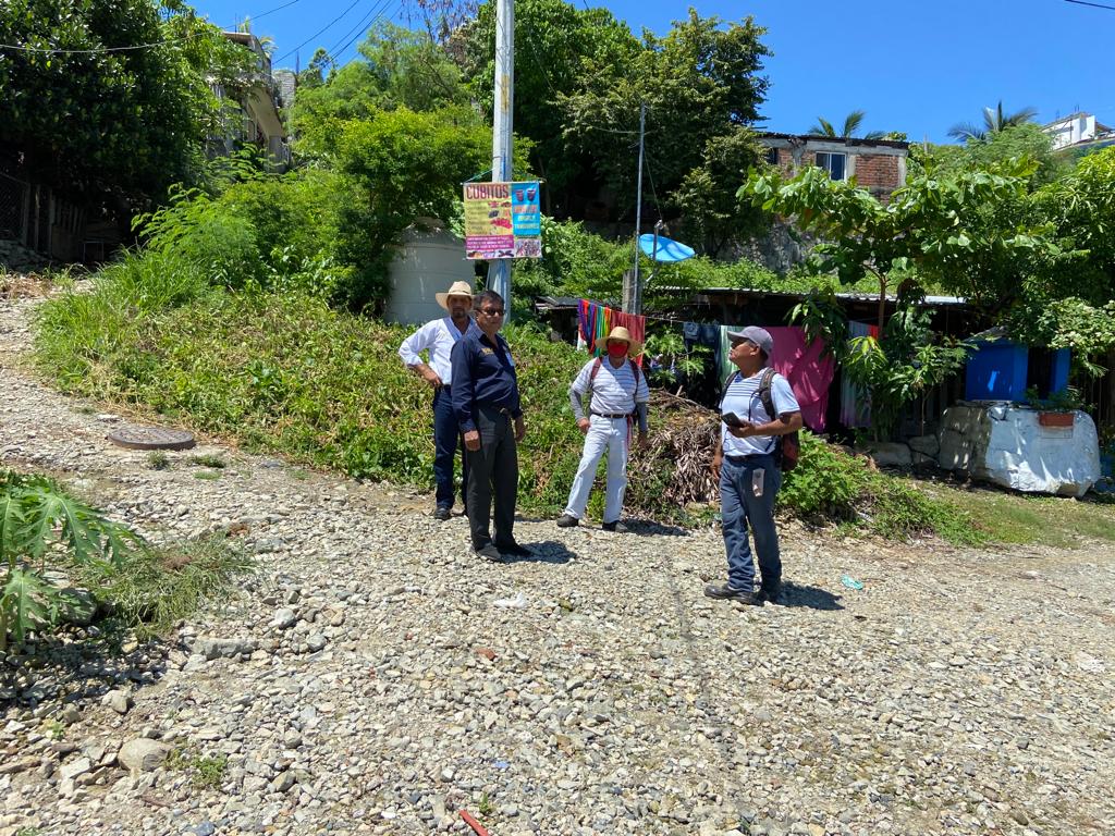 FIBAZI's tweet photo. CONSTATA DIRECTOR DEL FIBAZI, DR. JOSÉ MA. MORELOS MARTÍNEZ, IRREGULARIDADES EN LOTIFICACIÓN DE PREDIOS EN VALLE GRANDE
* Lleva a cabo un recorrido por las colonias Aquiles Serdán e IMA Parte Alta para la gestión de vialidades ante el Gobierno del Estado.
https://t.co/dywReStLdf https://t.co/Ygs3hDJ1Rj