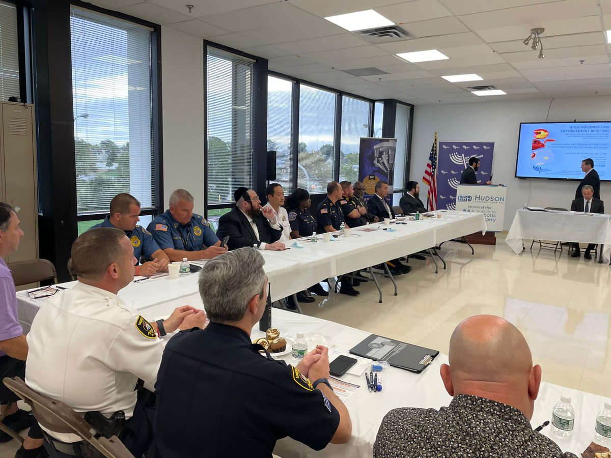 Thanks to all agencies that attended our #HighHolidays Law Enforcement Briefing. Dialogue is key to develop relationships and understanding communal needs Kudos to @Natl_Chaplains for the great presentation. @usao_nj @FBINewark @NewJerseyOAG @NJOHSP @NJSP @BergenCountySo @UCPONJ