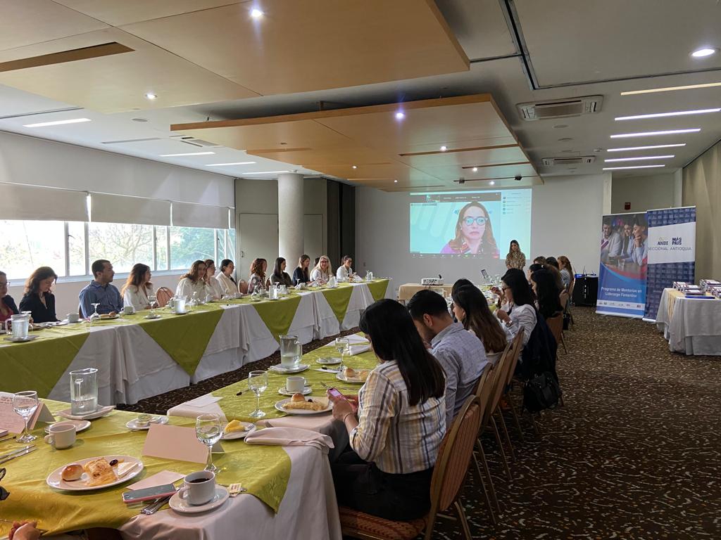 ANDI_Colombia's tweet photo. La @ANDI_Antioquia realizó un evento de bienvenida de a las empresas participantes en IMPACTO M, Programa de Mentorías en Liderazgo Femenino, gracias al acuerdo de cooperación entre la ANDI y @DanskIndustri, y a @Avon_Colombia y @ManpowerGroupCO como aliados.
#MásPaísANDI https://t.co/hYsYUGlSgI