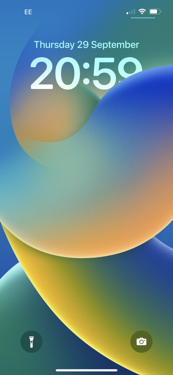 DankandJuicy's tweet photo. @apple the wallpaper blocks the clock on the iPhone 14 https://t.co/gj3yautGKz