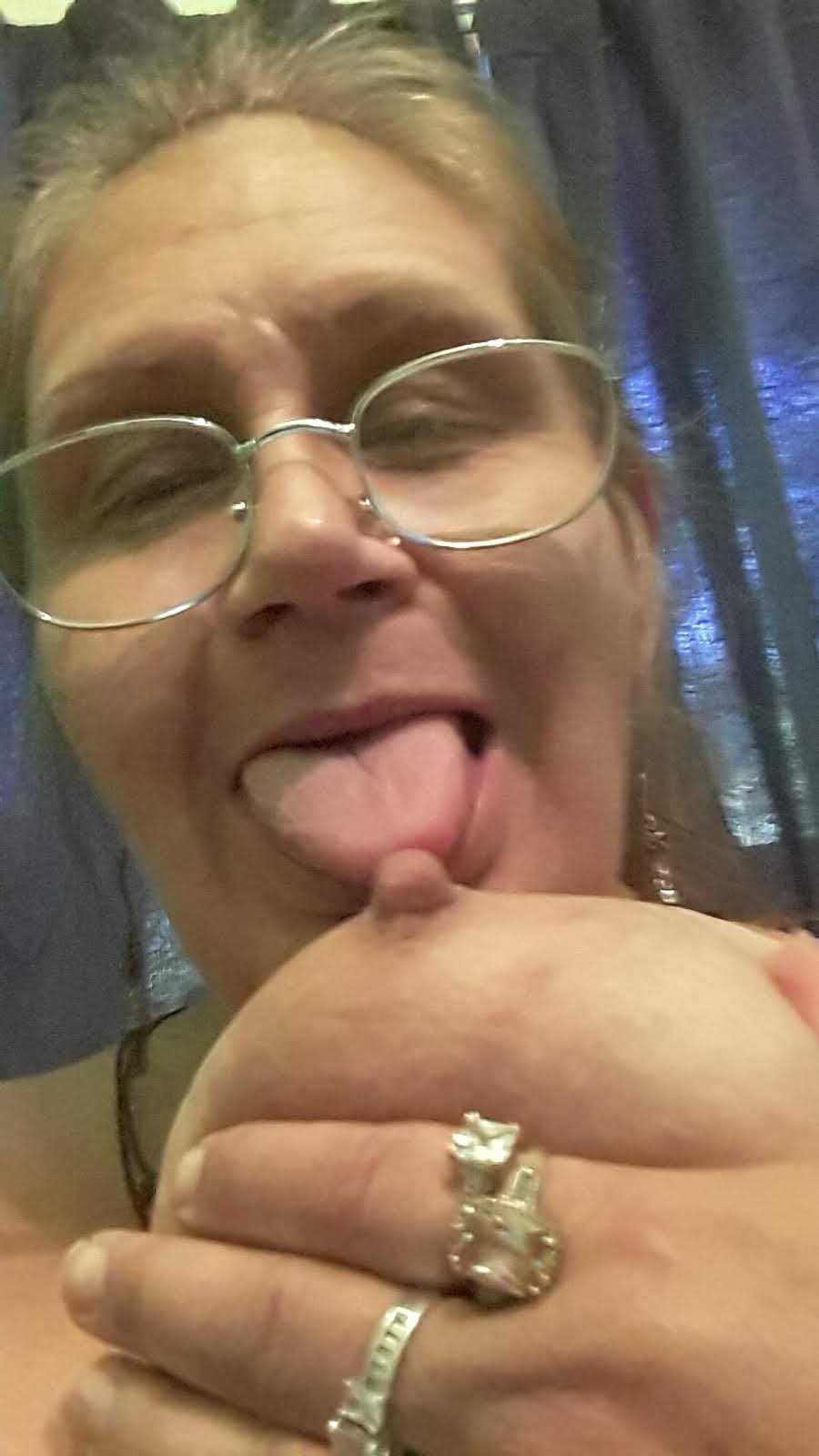 grannylover Tell granny all your naughty fantasies and dirty secrets 👵🏻😈 https://t.co/hvYbXXAk96 #nsfwtwt #grannylove # grannylover #bbw #bbwgranny #maturexxx #maturebbw #grannybbw #over50 #womenover50 #kinkconfession ...