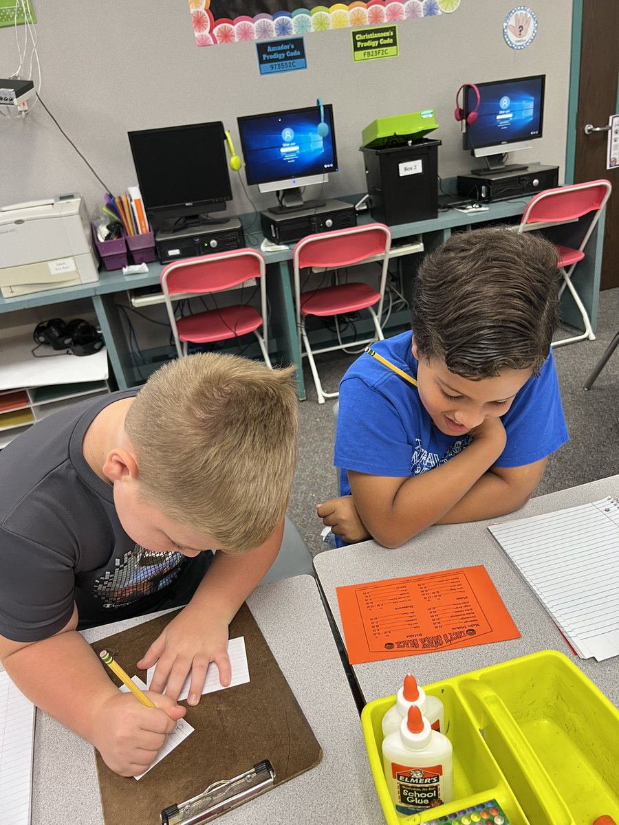 amadormbe's tweet photo. βHi can I take your order?!β We had a few minutes to practice adding and subtracting decimals by waiting tables. @HumbleISD_MBE #mbeisfamily #mbebears https://t.co/mYLTbnAj4Z