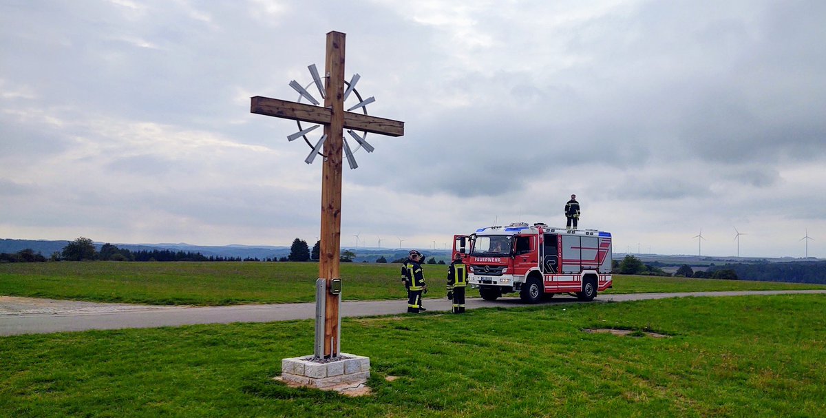FF_Queidersbach's tweet photo. Einsatz 81/2022
24.09./11:50 - B1 Rauchentwicklung
Tower der Airbase #Ramstein meldet Rauchentwicklung aus Richtung #Queidersbach. Ausgiebige Erkundung bestätigt dies nicht. Bild zeigt uns auf Hausberg bei #Bann https://t.co/bCzi1z0SkK