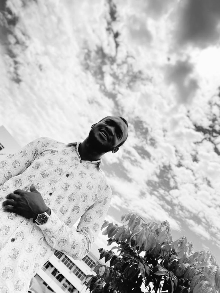 joowiafe's tweet photo. I'm admiring the cloudy season. 
@blacksherif_ will tell you it's a very dark one. Lol https://t.co/CcpbcyHzVR