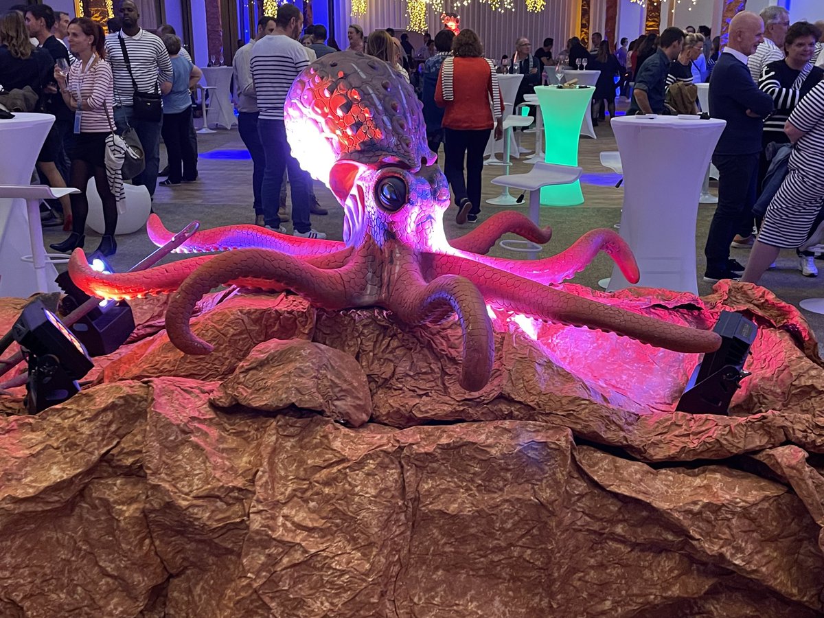 GroupeAstrevent's tweet photo. Soirée fond  marin au palais du grand large st Malo pour 600 convives #legrandlarge #solene #scenarisationfondmarin #nova #groupeastrevent https://t.co/PEOi1G0NRe