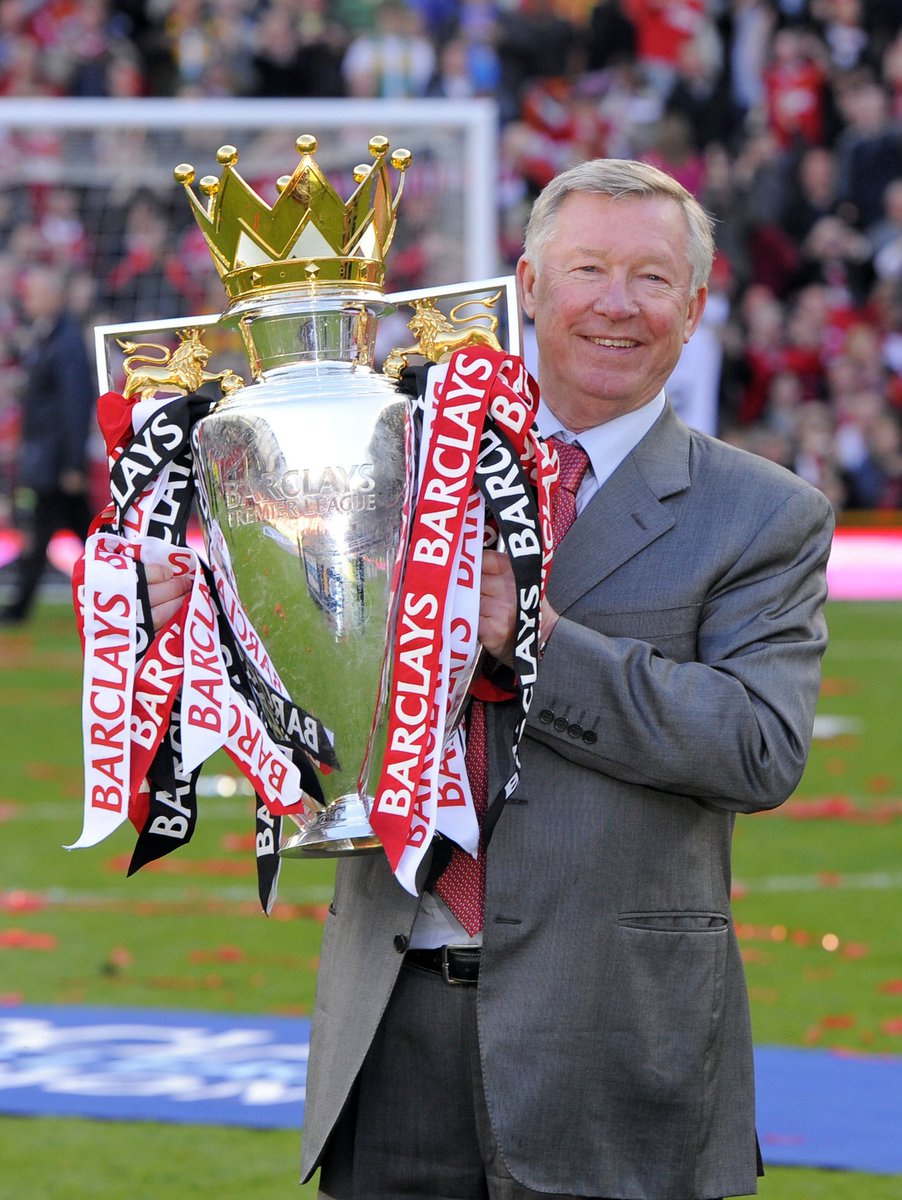 ActuFoot_'s tweet photo. Sir Alex Ferguson n'a jamais fini en-dessous de la 3e place en Premier League.

🏆 92/93
🏆 93/94
🥈 94/95
🏆 95/96
🏆 96/97
🥈 97/98
🏆 98/99
🏆 99/00
🏆 00/01
🥉 01/02
🏆 02/03
🥉 03/04
🥉 04/05
🥈 05/06
🏆 06/07
🏆 07/08
🏆 08/09
🥈 09/10
🏆 10/11
🥈 11/12
🏆 12/13 https://t.co/YZA62Ji2Pm