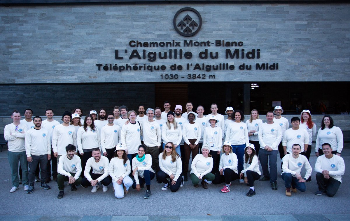 float's tweet photo. 40+ folks, traveling from 20+ countries, for 3 nights and 2 days, and one unforgettable experience!

Workshops, presentations, cable cars, zip lines, great food, laughter, debates, hikes, secret talents (break dancing! )—not in that order—and the list goes on. 🎤🚠🍻🏃‍♀️⛰️🕺🧀 https://t.co/v5xAoiSzXI