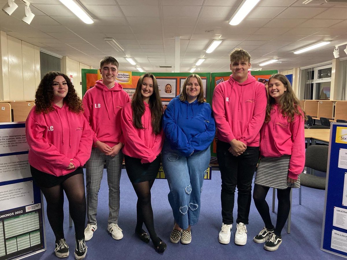 fus6th's tweet photo. A wonderful open evening for our main school tonight. Thank you to all of our 6th form volunteers including our the Sixth Form Voice team pictured here! #FerndownFamily #Studentleadership https://t.co/hO56X3InBw