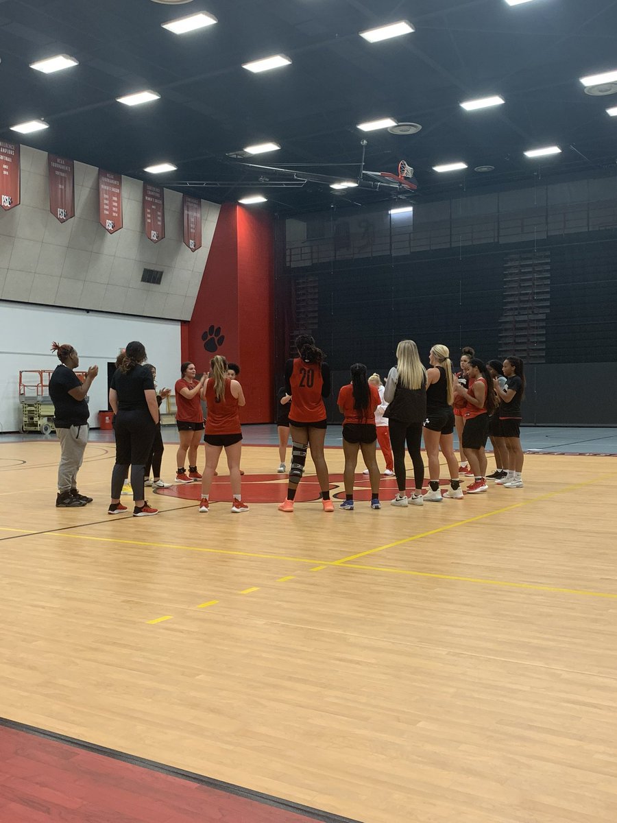 Belle Bosch (@bellebosch) on Twitter photo Had a great visit getting to see <a href="/FROSTBURG_WBB/">Frostburg State WBB</a> practice and meet the girls! Was so nice to see Coach Eck, <a href="/MarleyMac_99/">Marley McLaughlin</a> , and <a href="/kendra_bam/">Kendra Bamberger.</a> again!!😊 Had a great visit getting to see <a href="/FROSTBURG_WBB/">Frostburg State WBB</a> practice and meet the girls! Was so nice to see Coach Eck, <a href="/MarleyMac_99/">Marley McLaughlin</a> , and <a href="/kendra_bam/">Kendra Bamberger.</a> again!!😊