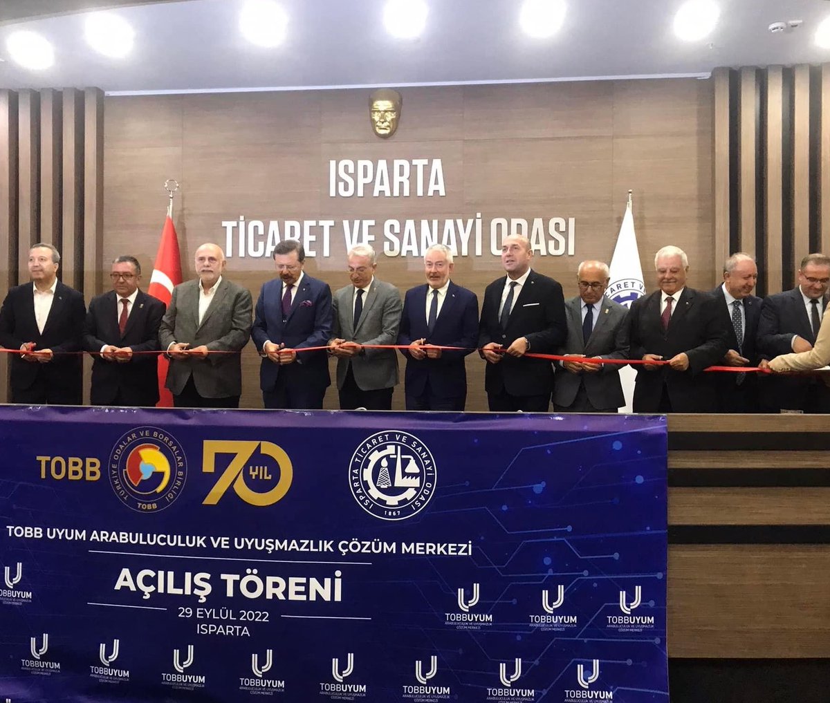 ISPARTAGGK's tweet photo. İş Dünyası Türkiye Odalar ve Borsalar Birliği Başkanımız Sayın @RHisarciklioglu ’nu ağırladı.
İçinde birbirinden farklı 11 Kurumu barındıran,inşaat Temelide Sayın Rifat Hisarcıklıoğlu tarafından atılan 
EKONOMİ KAMPÜSÜ ve
TOBB Arabuluculuk Uyuşmazlık Çözüm Merk. Açlşı gerçekleşti https://t.co/MKPQ2IScw6