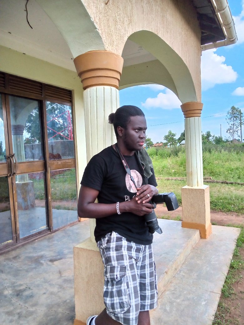 YoBoyKen_Ug's tweet photo. More years to this hustles and bustles. Happy birthday to me😋 https://t.co/dGMfX3y8jH