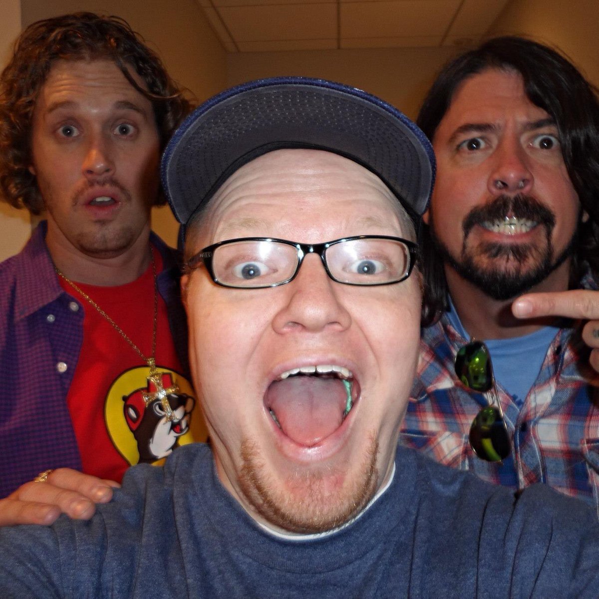 iamskippy's tweet photo. @nottjmiller Has a FULL SPECIAL called #DearJonah which is free to watch on YouTube 
#JonahRocks 

https://t.co/FXXC6nLqcC

Check it out❗️❗️❗️

PS That’s not Jonah it’s Tj, me and @foofighters frontman/ GOD OF ROCK #DaveGrohl https://t.co/sP9wWOewlH