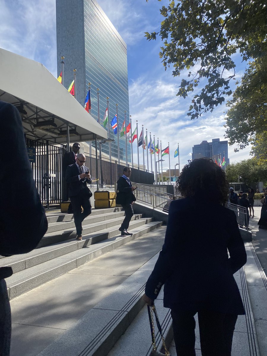 epsycampbell's tweet photo. Participo como Presidenta Designada del Foro Permanente Afrodescendiente de la ONU en el Africa Open For Business. Su enfoque es el empoderamiento económico de las mujeres y considera los impedimentos que enfrenta y las estrategias para promoverlo en África y la diáspora. https://t.co/hIh9W5P3su