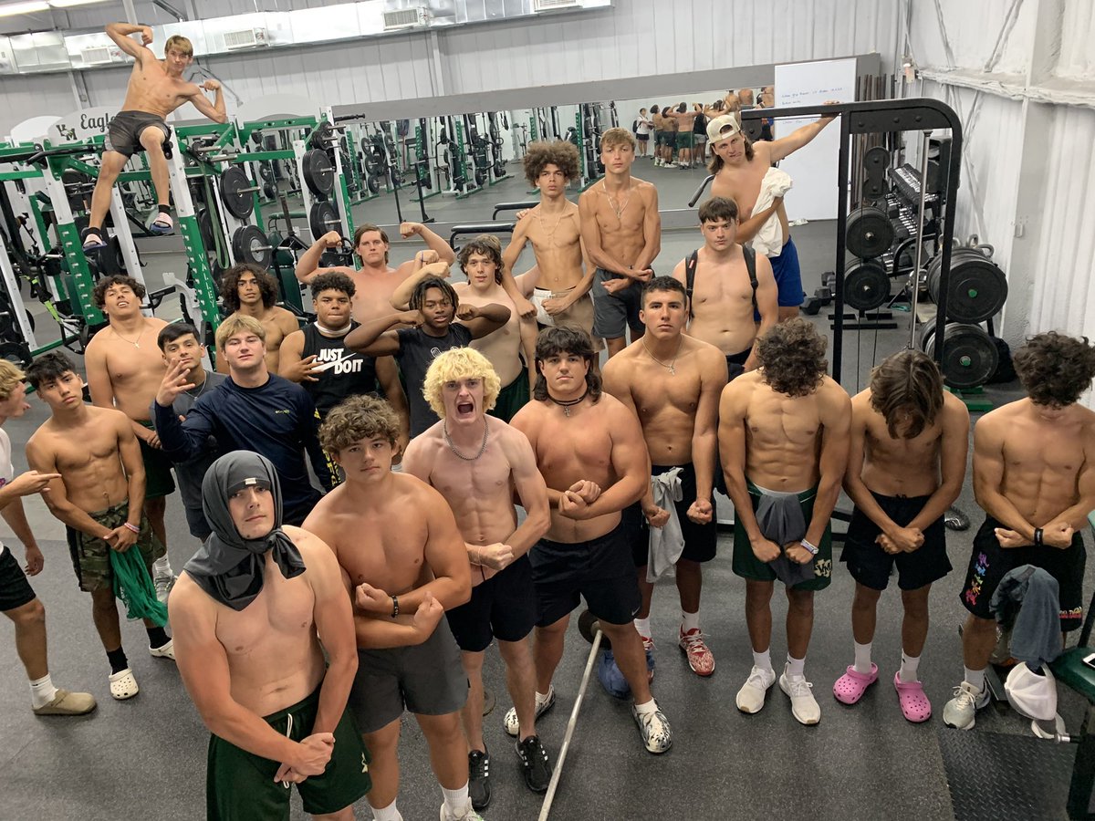 VM_Athletics's tweet photo. Building Character one rep at a time! #BeefCake🎂🏋🏻 https://t.co/RT1p7nKXmn