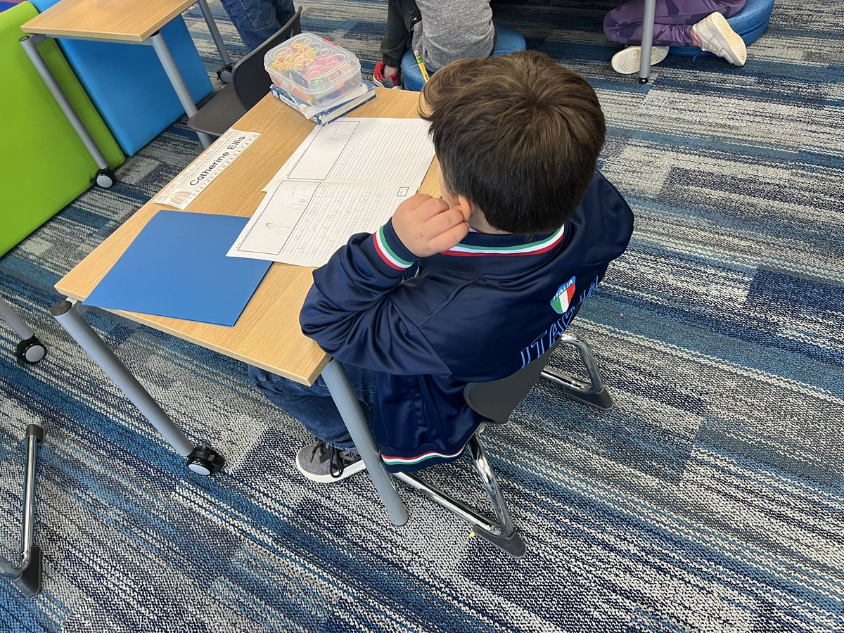 abergersclass's tweet photo. Busy second graders at work! 🤗Getting our writing done and reading with a partner is always fun! @Jyouanes_ADDAMS #addamslearners https://t.co/gzhKq9HLjW