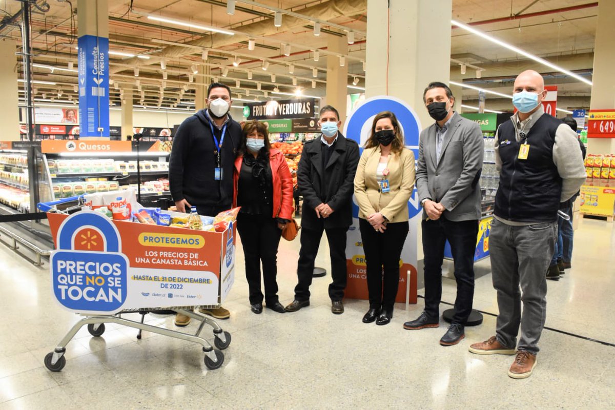 Walmart__Chile's tweet photo. ¡Buenas noticias! Hoy reforzamos nuestro compromiso con las familias chilenas, extendiendo #PreciosQueNoSeTocan hasta el 31 de diciembre 💙  Son más de 50 los productos adheridos. Si aún no sabías de esta iniciativa, revisa los detalles aquí https://t.co/CtKkzz08Ic https://t.co/TRZdStzhc0