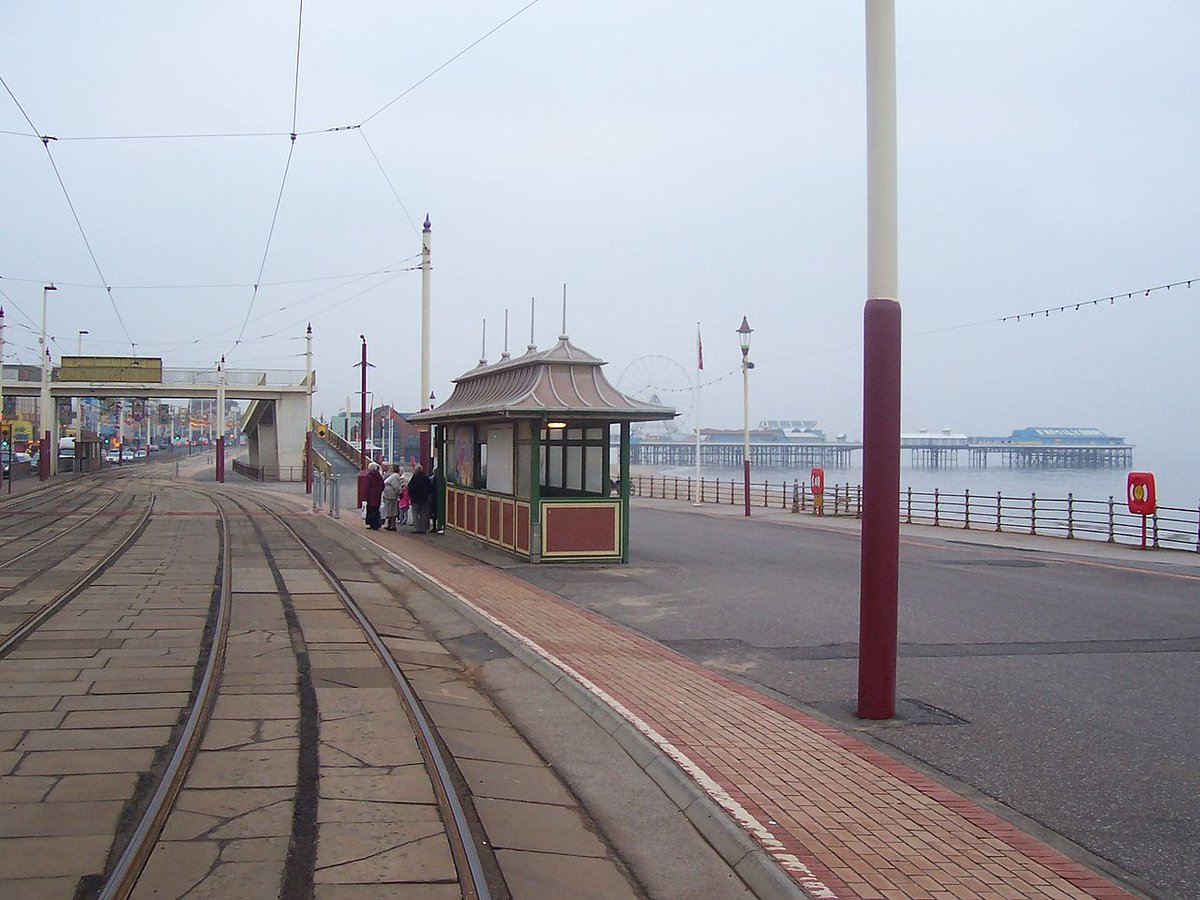 BritishHistorym's tweet photo. #otd 29 September 1885 โ The first practical public electric tramway in the world is opened in Blackpool, England.
#Tramway #Blackpool #Britishhistory #Electrictrams @visitBlackpool https://t.co/mxXZwqK7N5