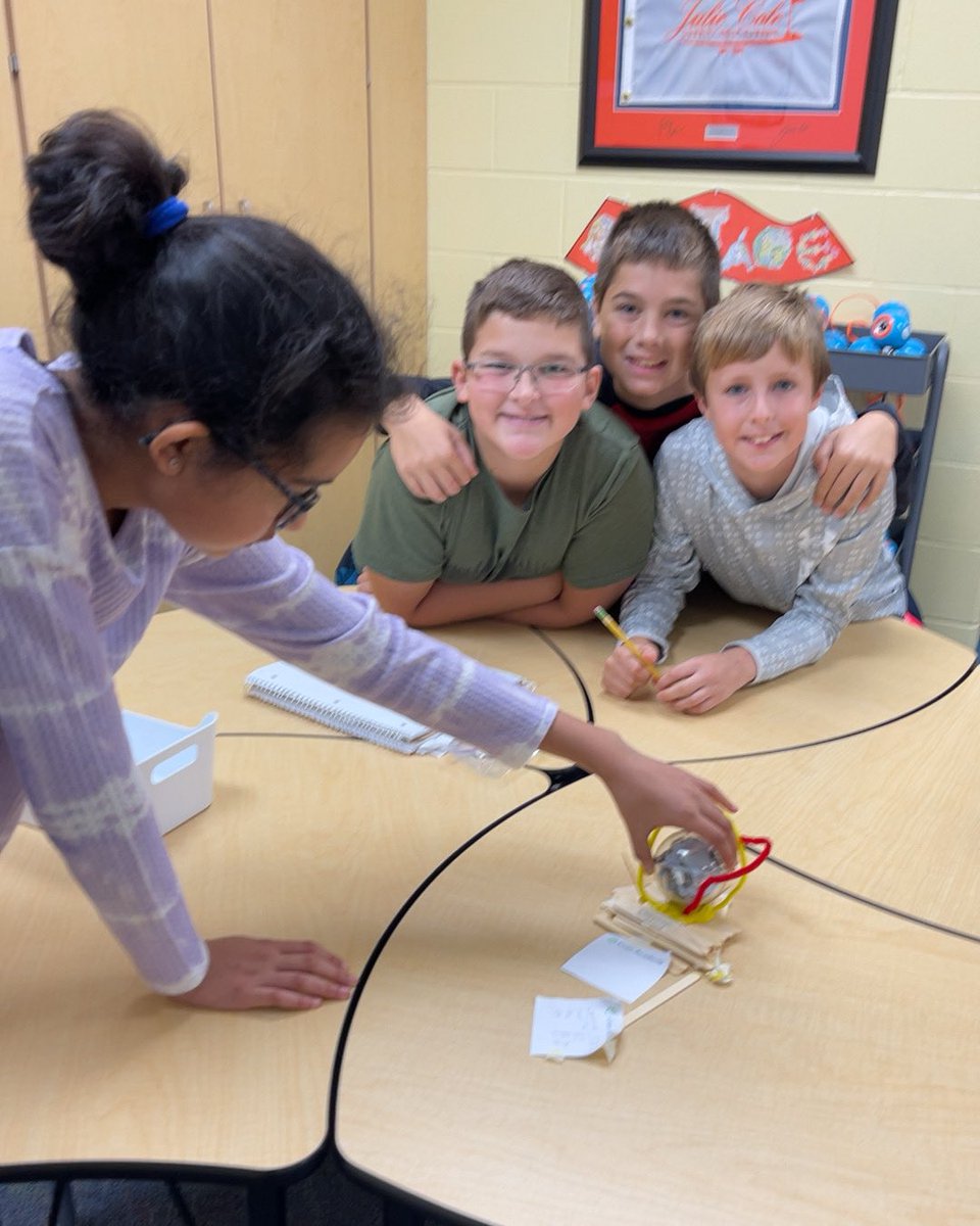 stemsters's tweet photo. Be a Maker Lemonade Stand Challenge! We Celebrated succes and failures because they are both part of learning! #BeABlackKinght https://t.co/zMjiLuunBZ
